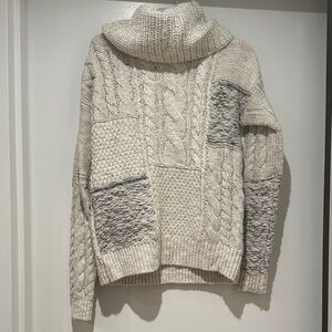 Abercrombie & Fitch Cream and Gray Knit Sweater